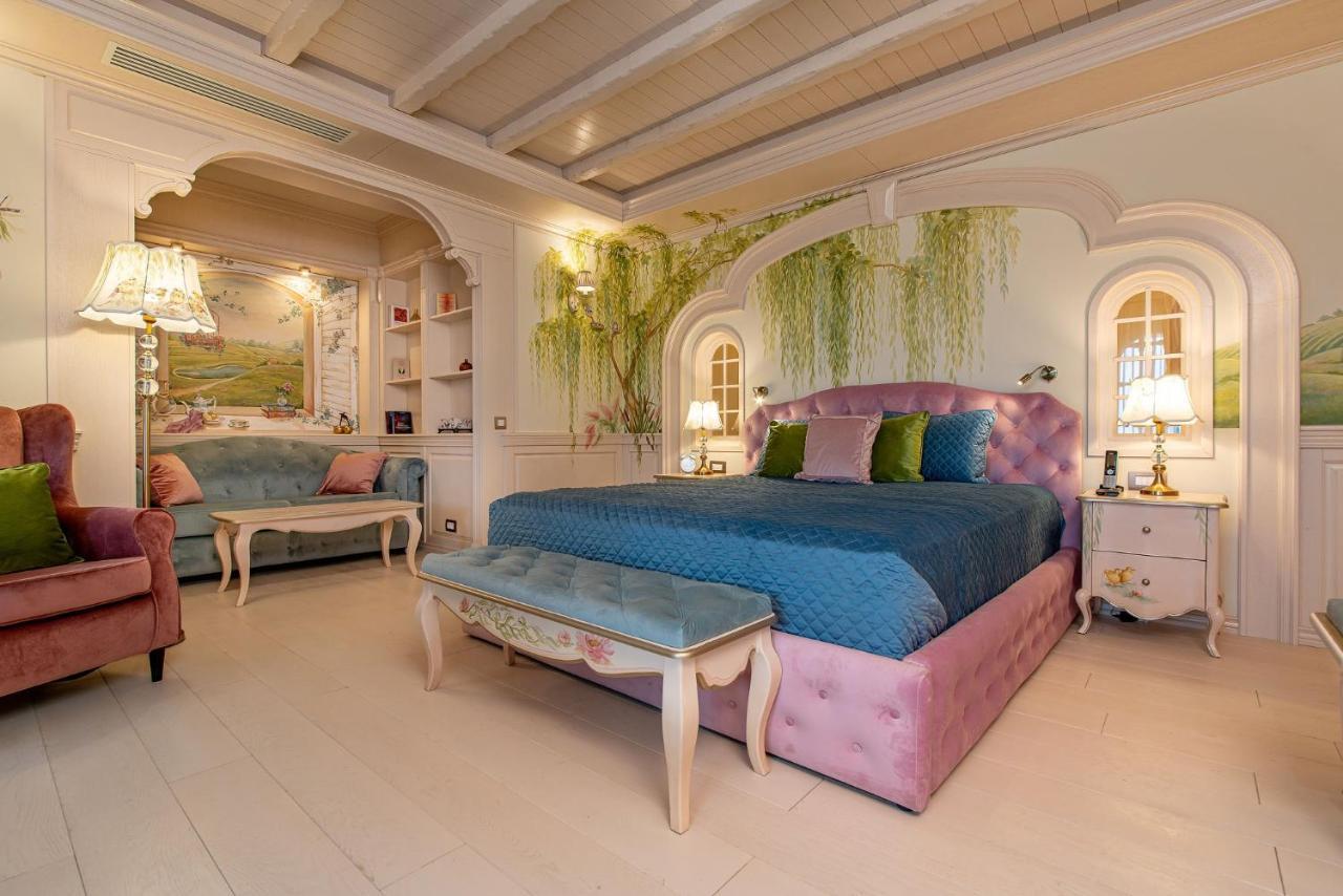 Casa Timis - Wellness & Spa Resort Chitorani Luaran gambar A bedroom in the hotel