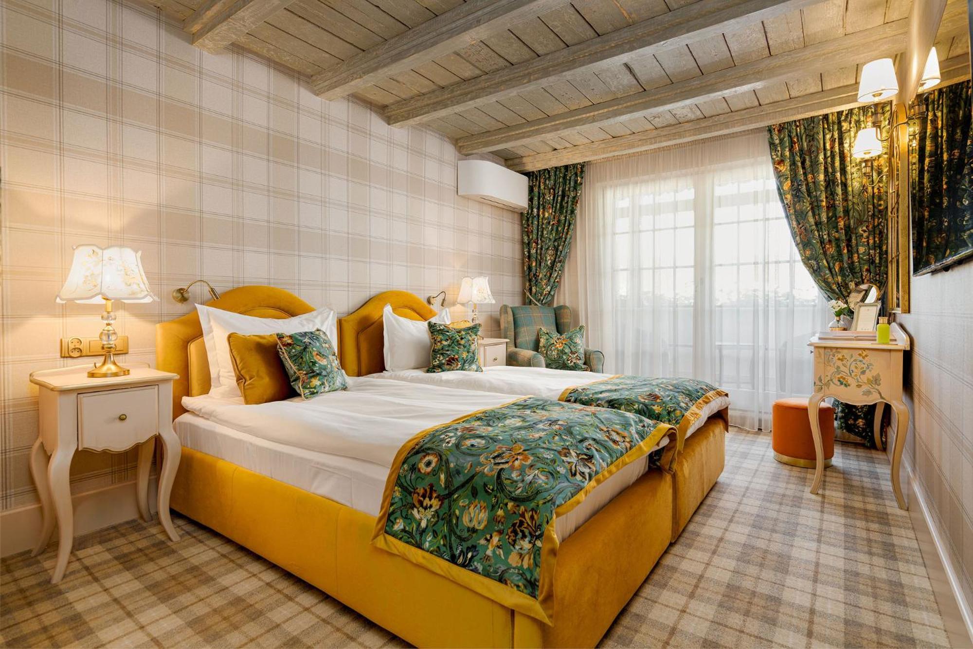 Casa Timis - Wellness & Spa Resort Chitorani Luaran gambar A room at the hotel
