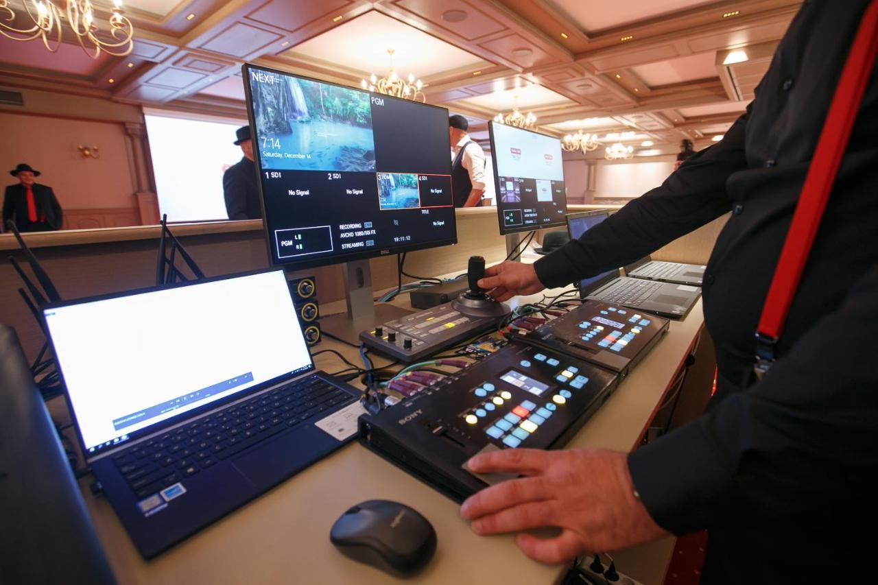 Casa Timis - Wellness & Spa Resort Chitorani Luaran gambar A video switcher